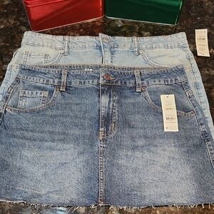 Two Denim Mini Skirts Women's Size Medium Blue NWT